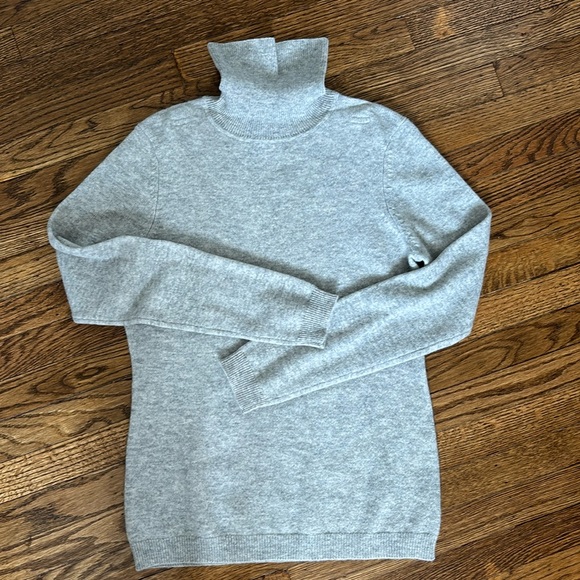 360 Cashmere Sweaters - Women’s Cashmere sweater